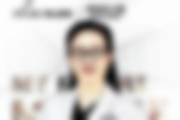 佛山美莱医美傲诺拉闪耀假体丰胸28000元起，曾昂医生助力小创伤速恢复变美无忧