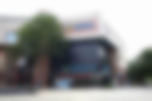 广州番禺普瑞眼科医院的预约挂号方式多样。