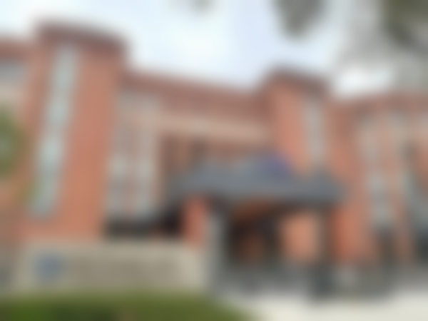 复旦大学附属中山医院（西院区）眼科擅长项目。